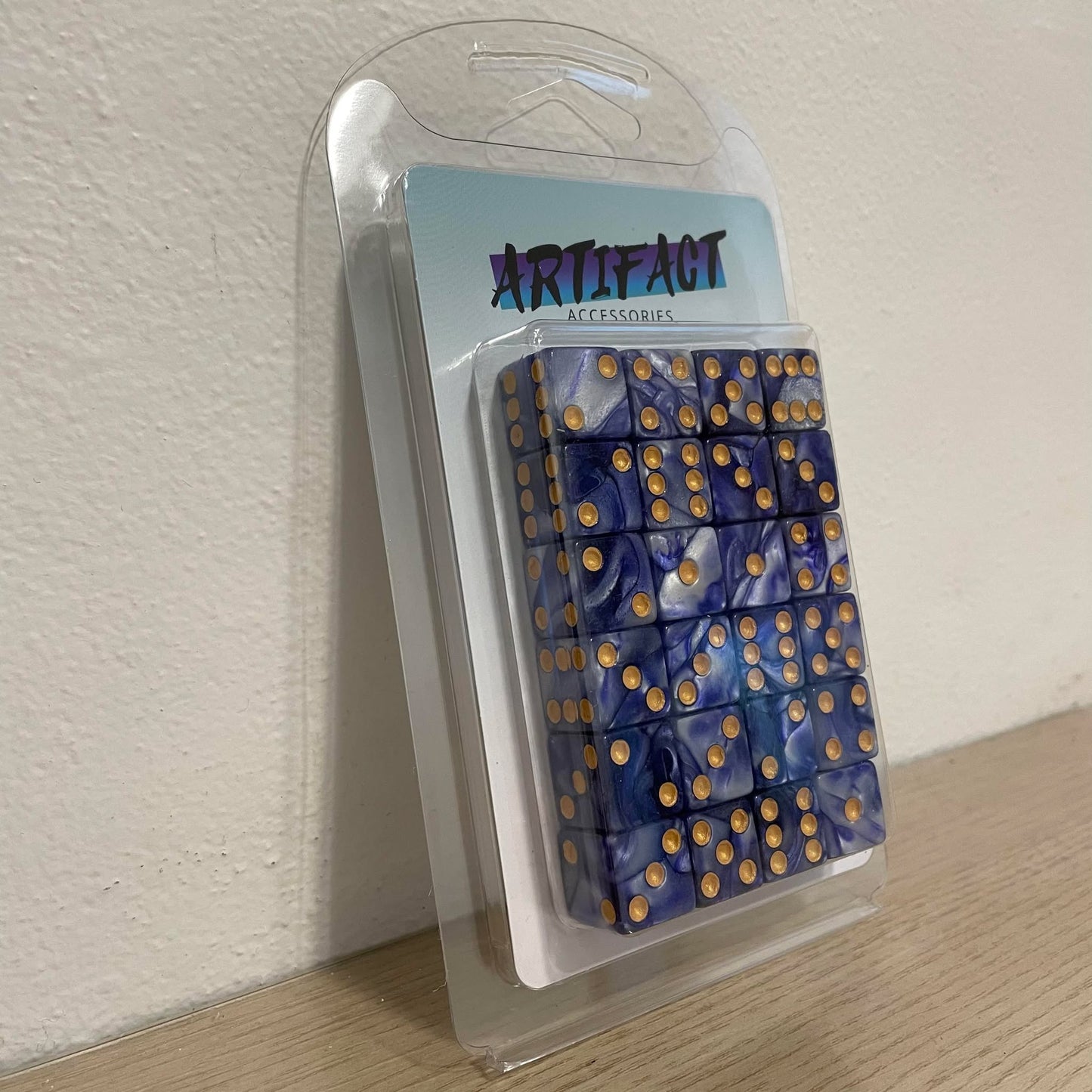 16mm Dice Square Pearl Purple-Grey (Gold pips)