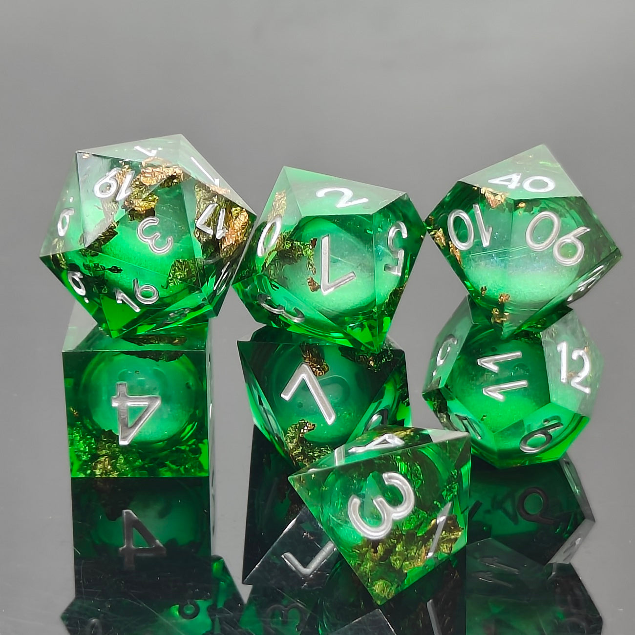 D&D Dice Set Sharp Edge Liquid Core - Absinthe Gold Fleck (Silver)