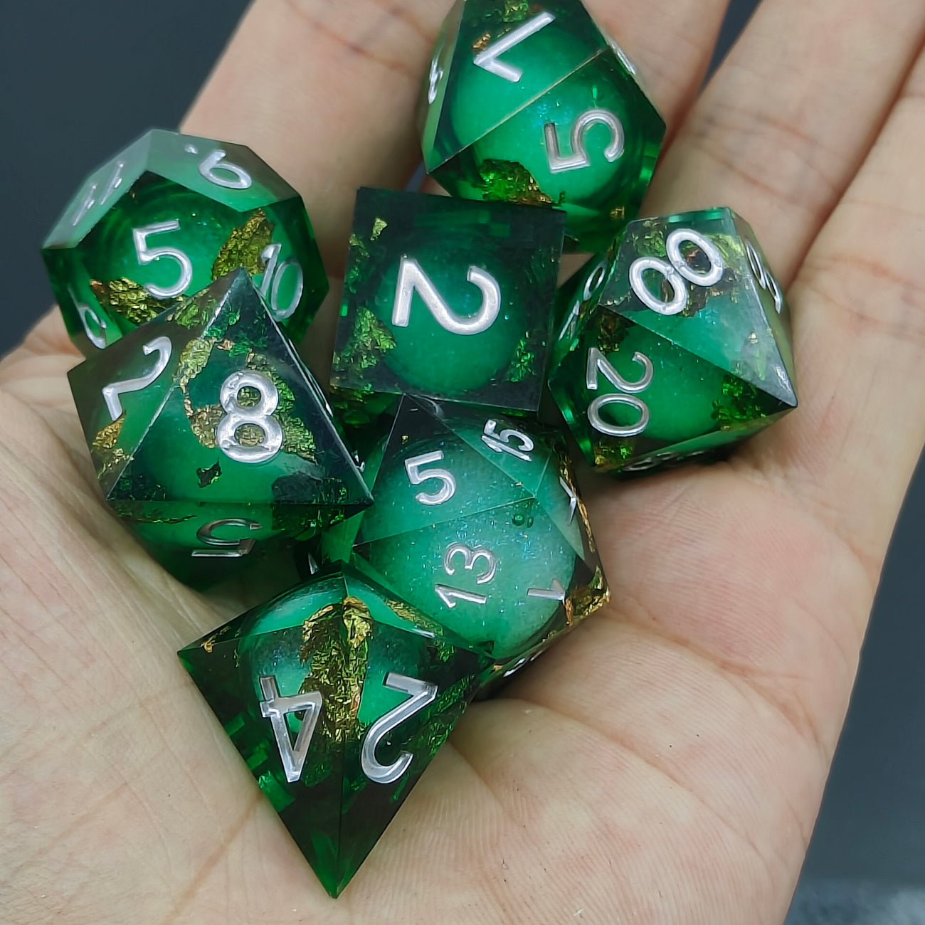D&D Dice Set Sharp Edge Liquid Core - Absinthe Gold Fleck (Silver)