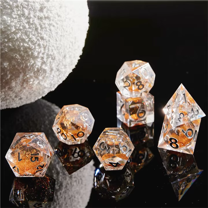 D&D Dice Set Sharp Edge Liquid Core - All that Gillters is Gold (Silver)