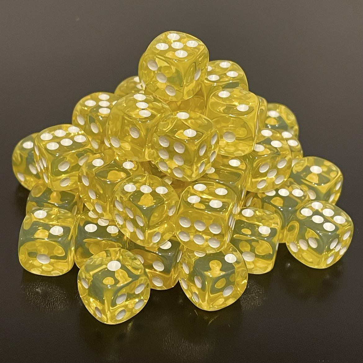 12mm Dice Transparent Yellow (48)