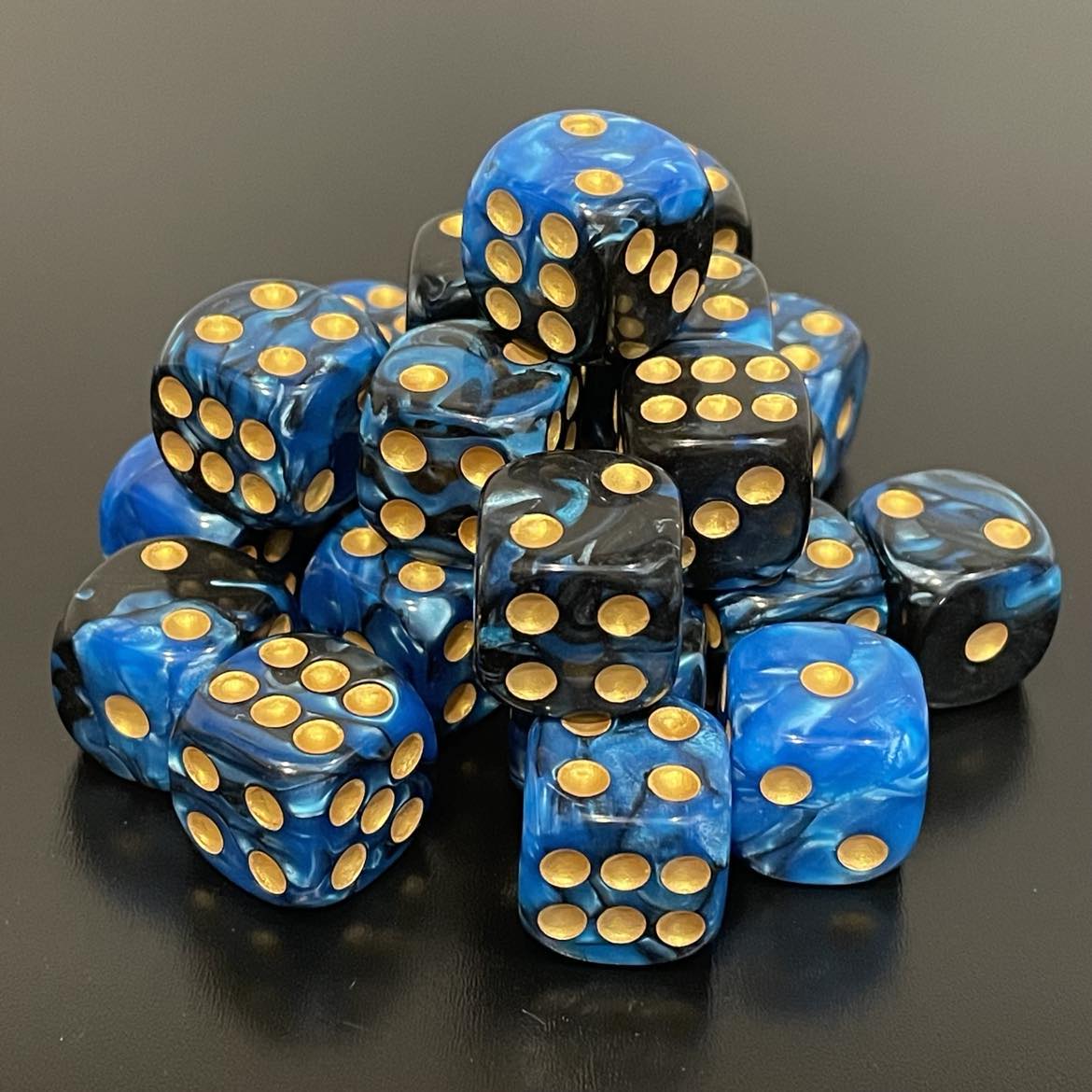 16mm Dice Pearl Black-Blue (Gold pips) (24)