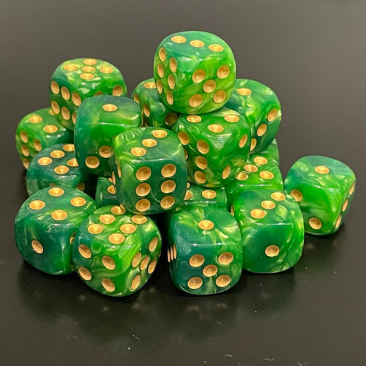 16mm Dice Pearl Green (gold) (24)