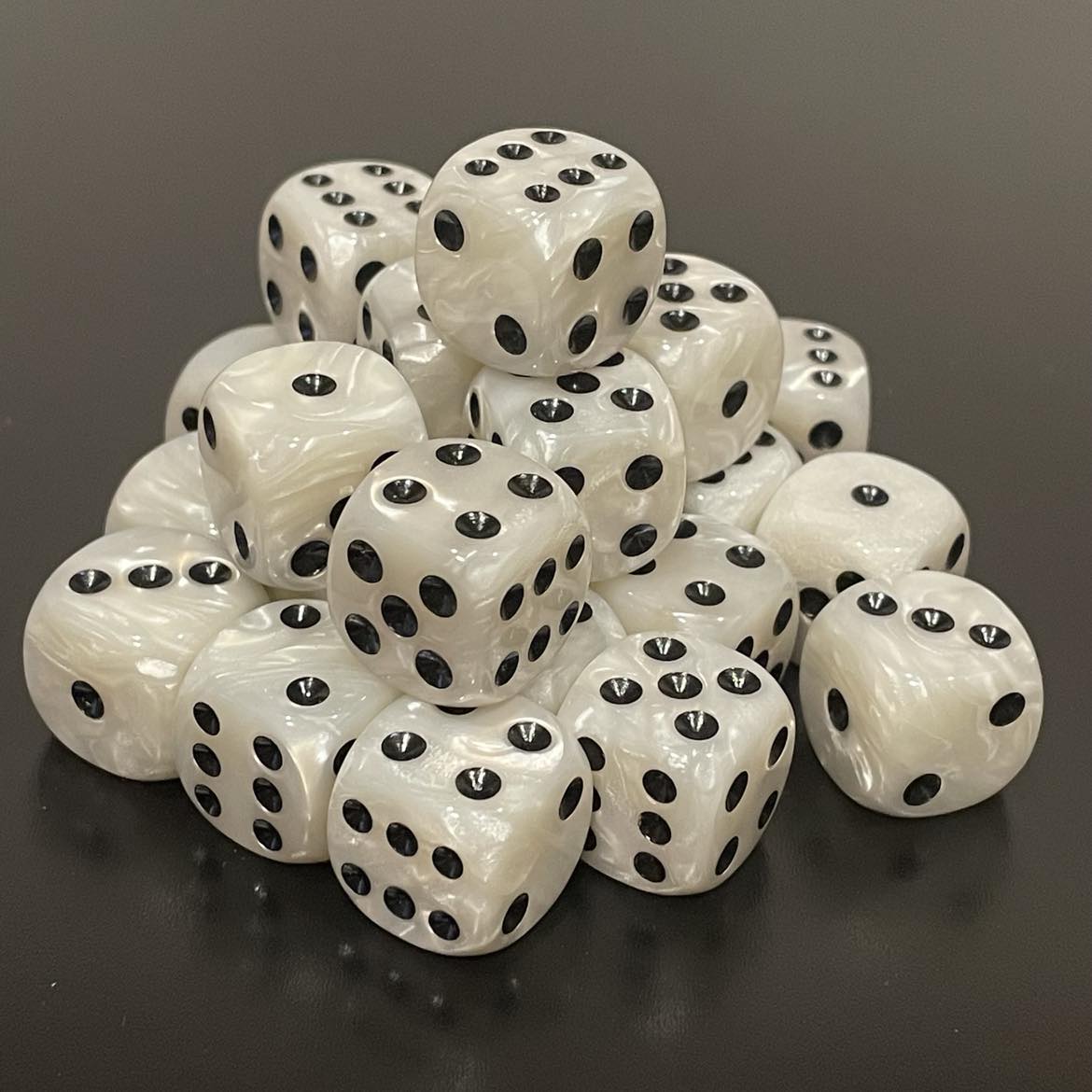 16mm Dice Pearl White (Black pips)