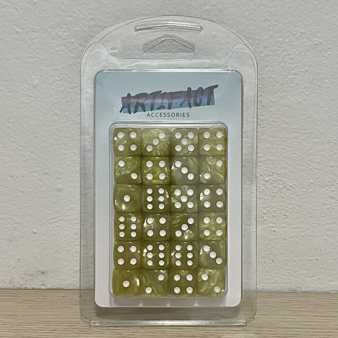 16mm Dice Pearl Yellow (White pips)