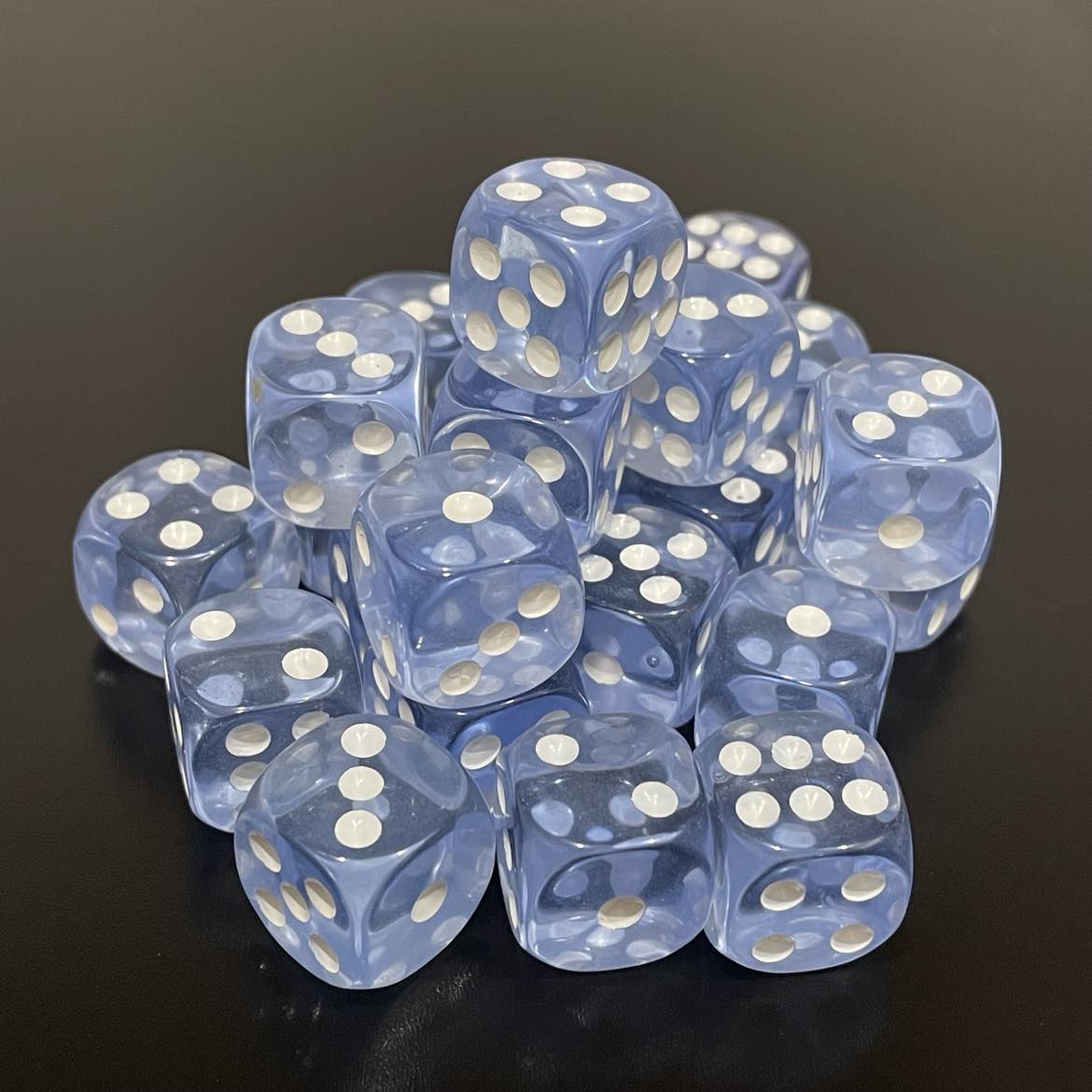 16mm Dice Transparent Light Blue (24)