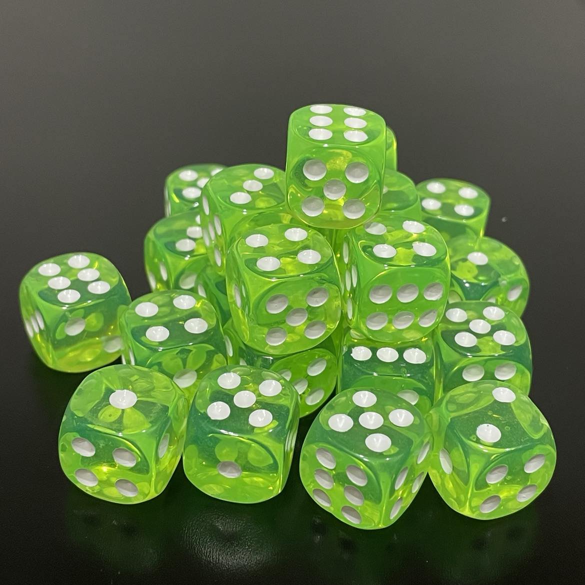 16mm Dice Transparent Lime (24)