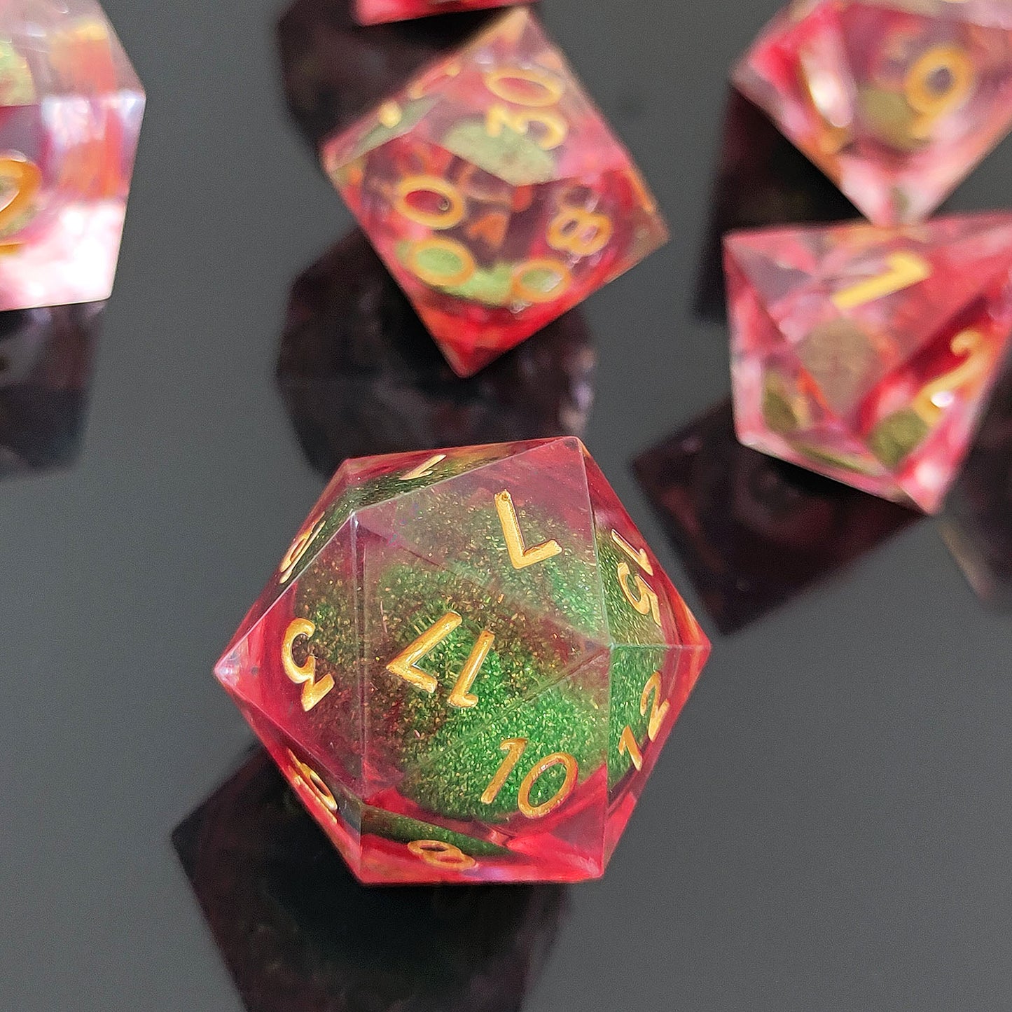 D&D Dice Set Sharp Edge Liquid Core - Crimson Venom (Gold)