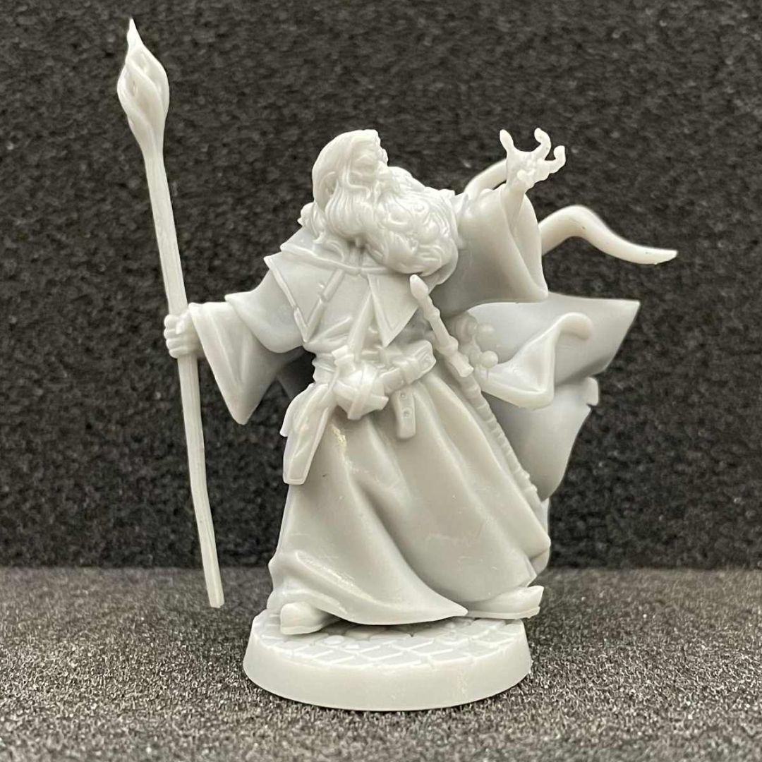 Human Wizard Male (no hat) D&D miniature