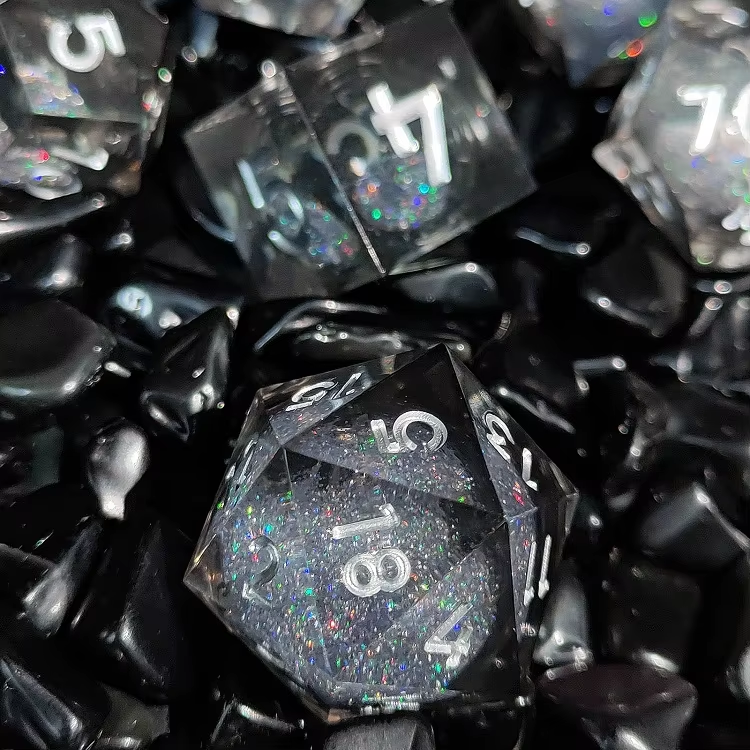 D&D Dice Set Sharp Edge Liquid Core - Noir (Silver)