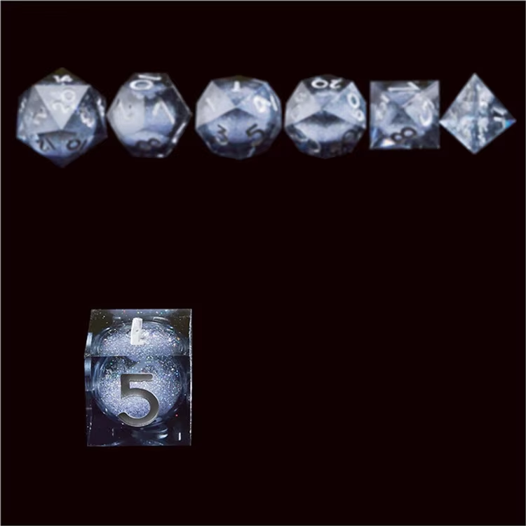 D&D Dice Set Sharp Edge Liquid Core - Noir (Silver)