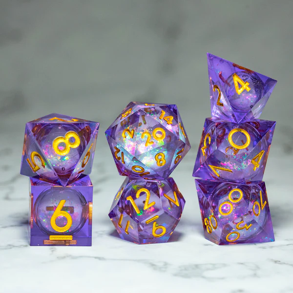 D&D Dice Set Sharp Edge Liquid Core - Pale Lilac (Gold)
