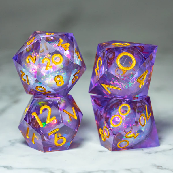 D&D Dice Set Sharp Edge Liquid Core - Pale Lilac (Gold)