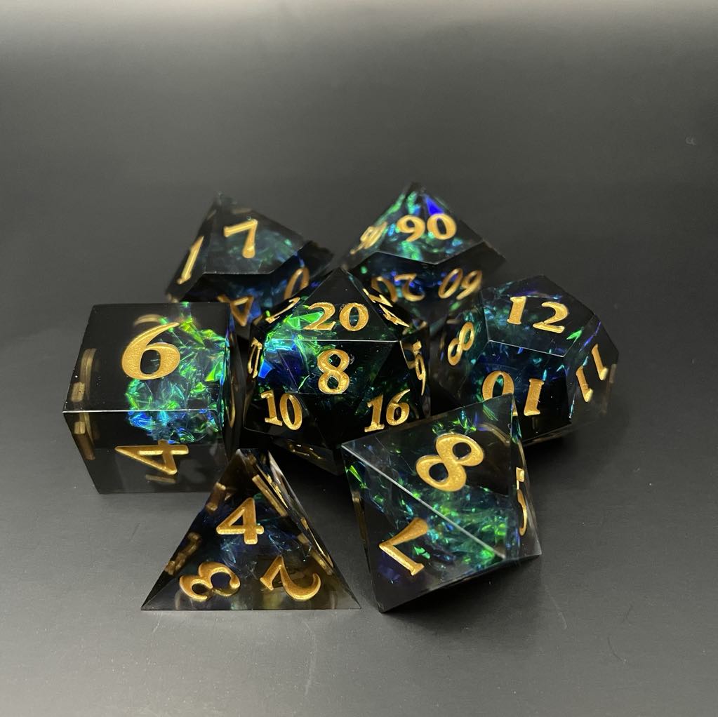 D&D Dice Set Sharp Edge - Beautiful Black (Gold)