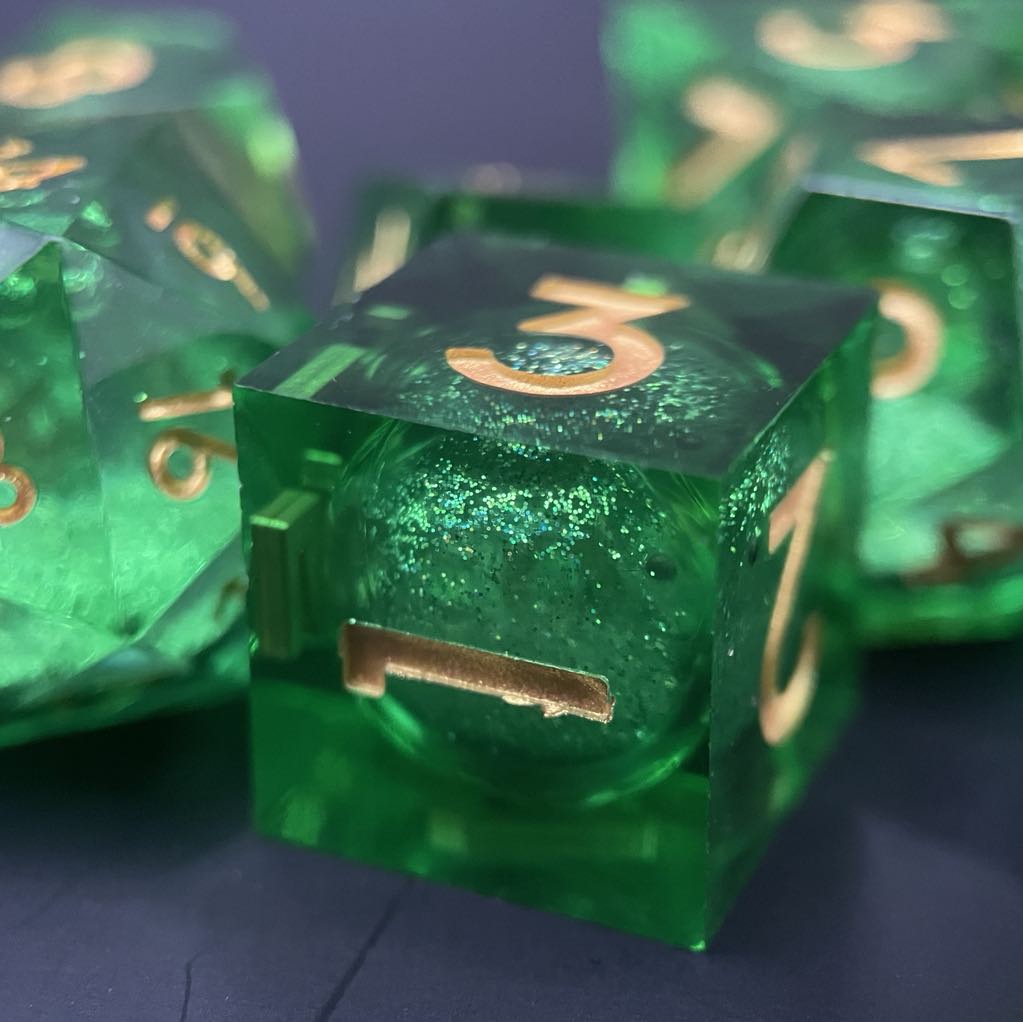 D&D Dice Set Sharp Edge Liquid Core - Emerald Green (Gold)