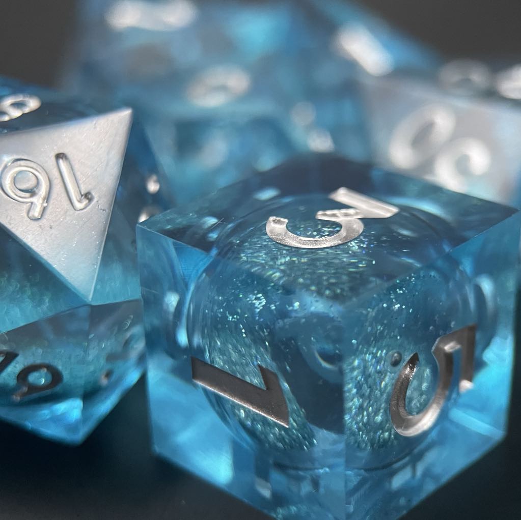 D&D Dice Set Sharp Edge Liquid Core - Sapphire Blue (Silver)