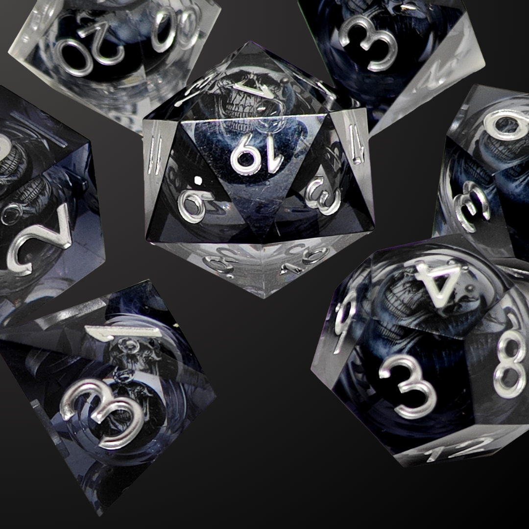 D&D Dice Set Sharp Edge - Black Skull (Silver)