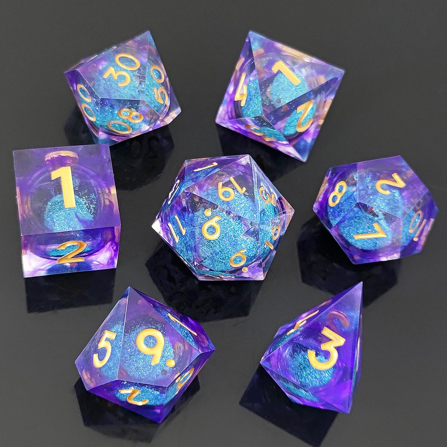 D&D Dice Set Sharp Edge Liquid Core - Sorcerors Flask (Gold)