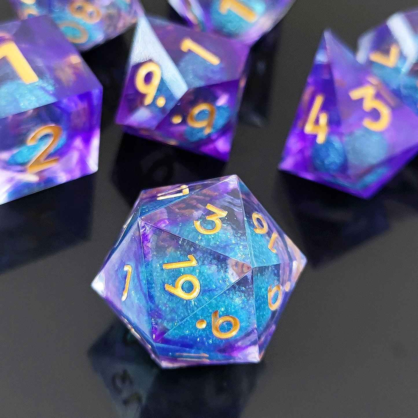 D&D Dice Set Sharp Edge Liquid Core - Sorcerors Flask (Gold)
