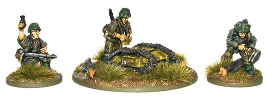 Waffen-SS Pioneers with Goliath (Blister)