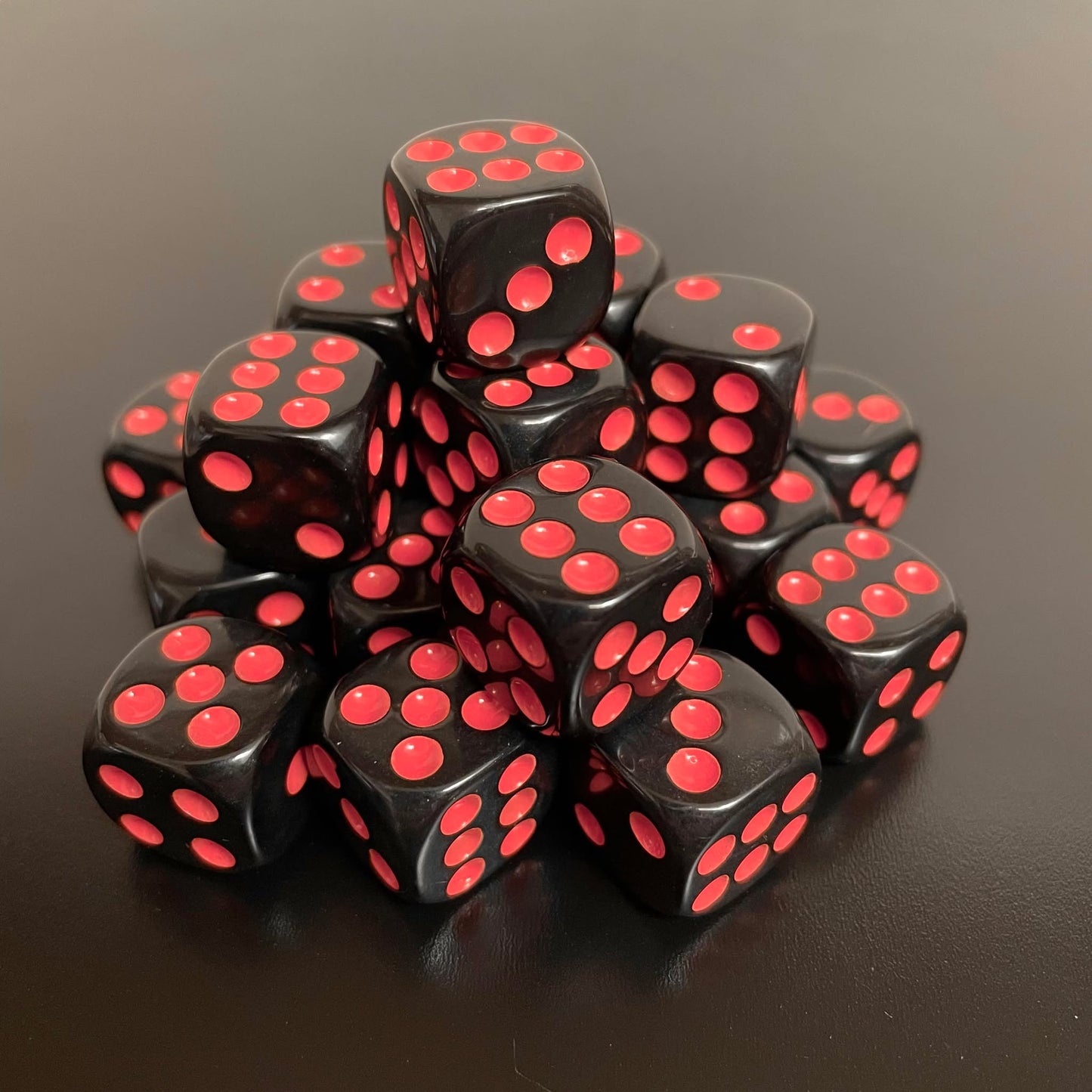 16mm Dice Black Series (Light Red pips)