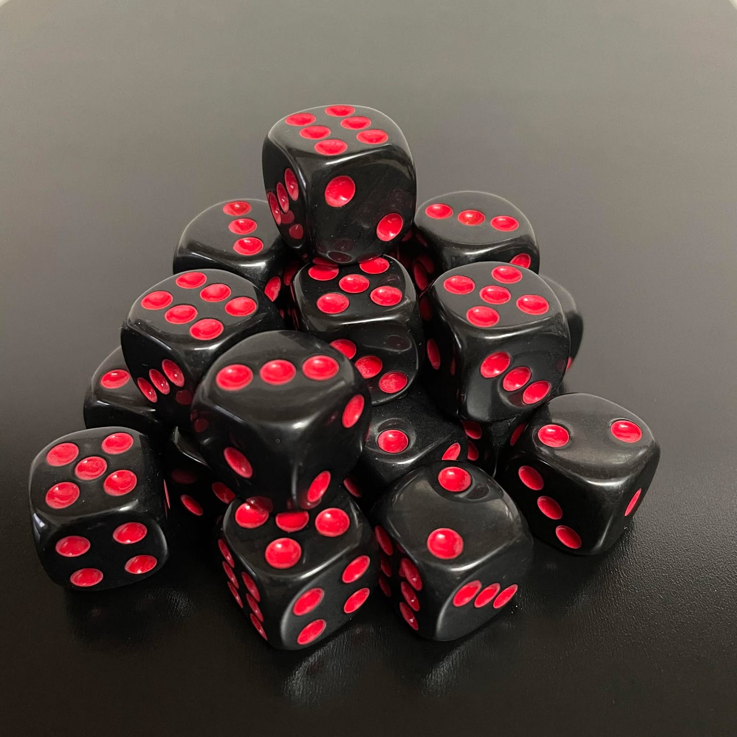 16mm Dice Black Series (Red pips)