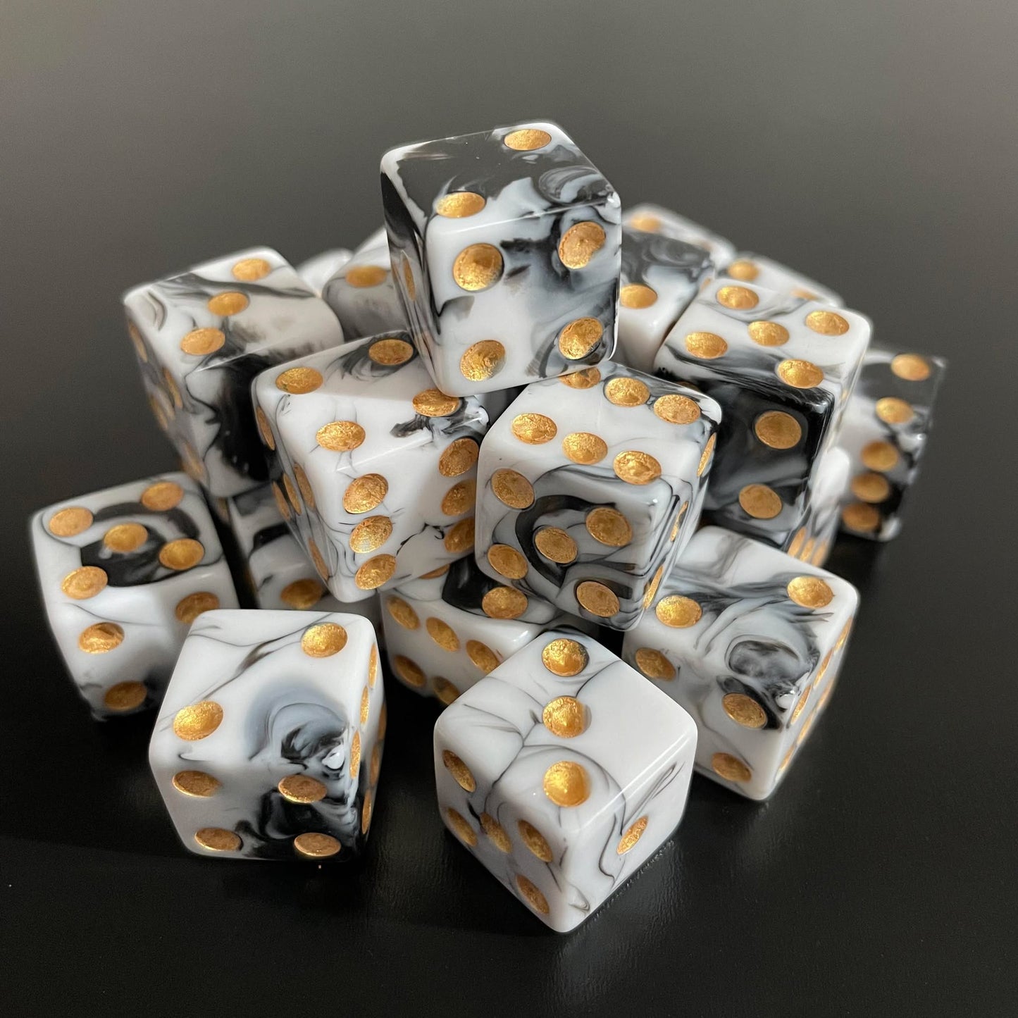 16mm Dice Square Pearl White-Black (Gold pips)