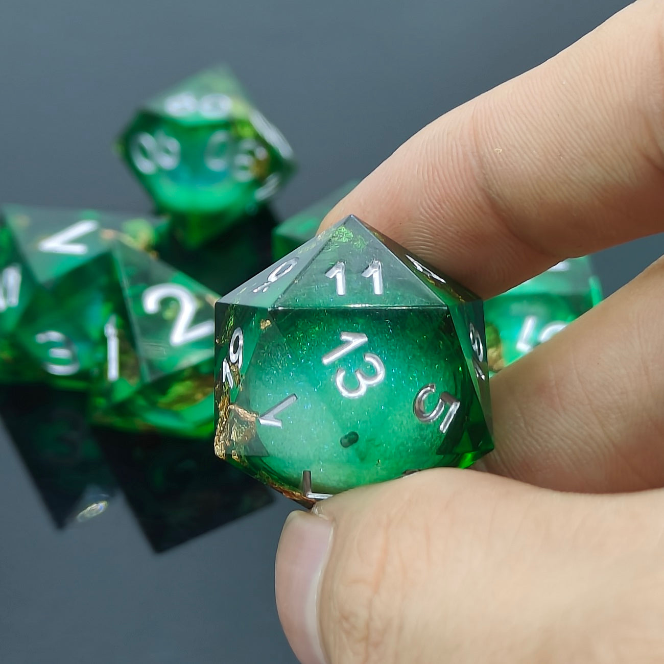 D&D Dice Set Sharp Edge Liquid Core - Absinthe Gold Fleck (Silver)