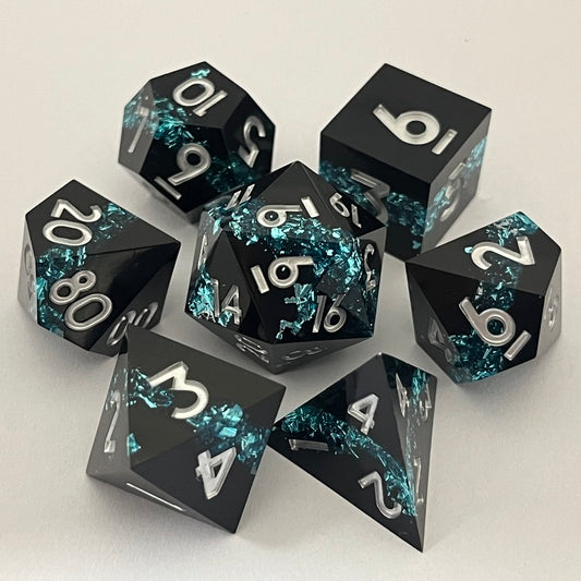 D&D Dice Set Sharp Edge - Black with Blue Topaz seam (Silver)
