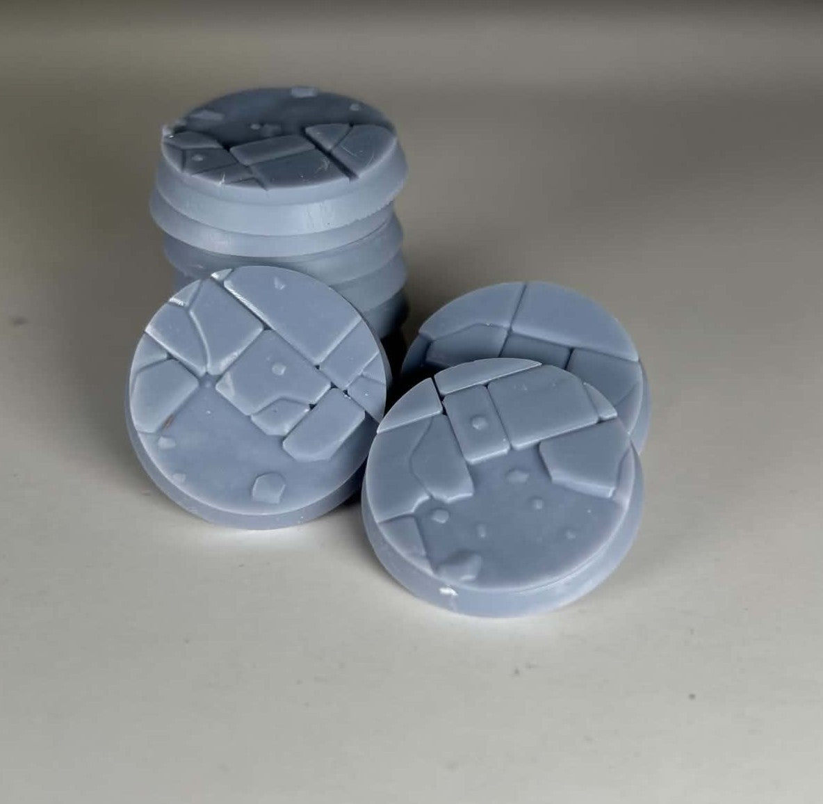 Cracked stone floor bases 32mm (10)