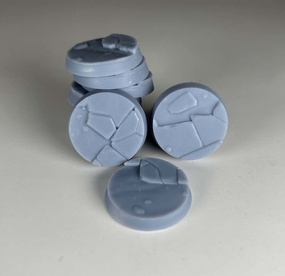 Cracked stone floor bases 25mm (10)