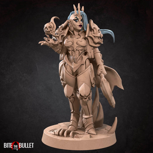 Human Wizard Female (no crown) D&D Miniature