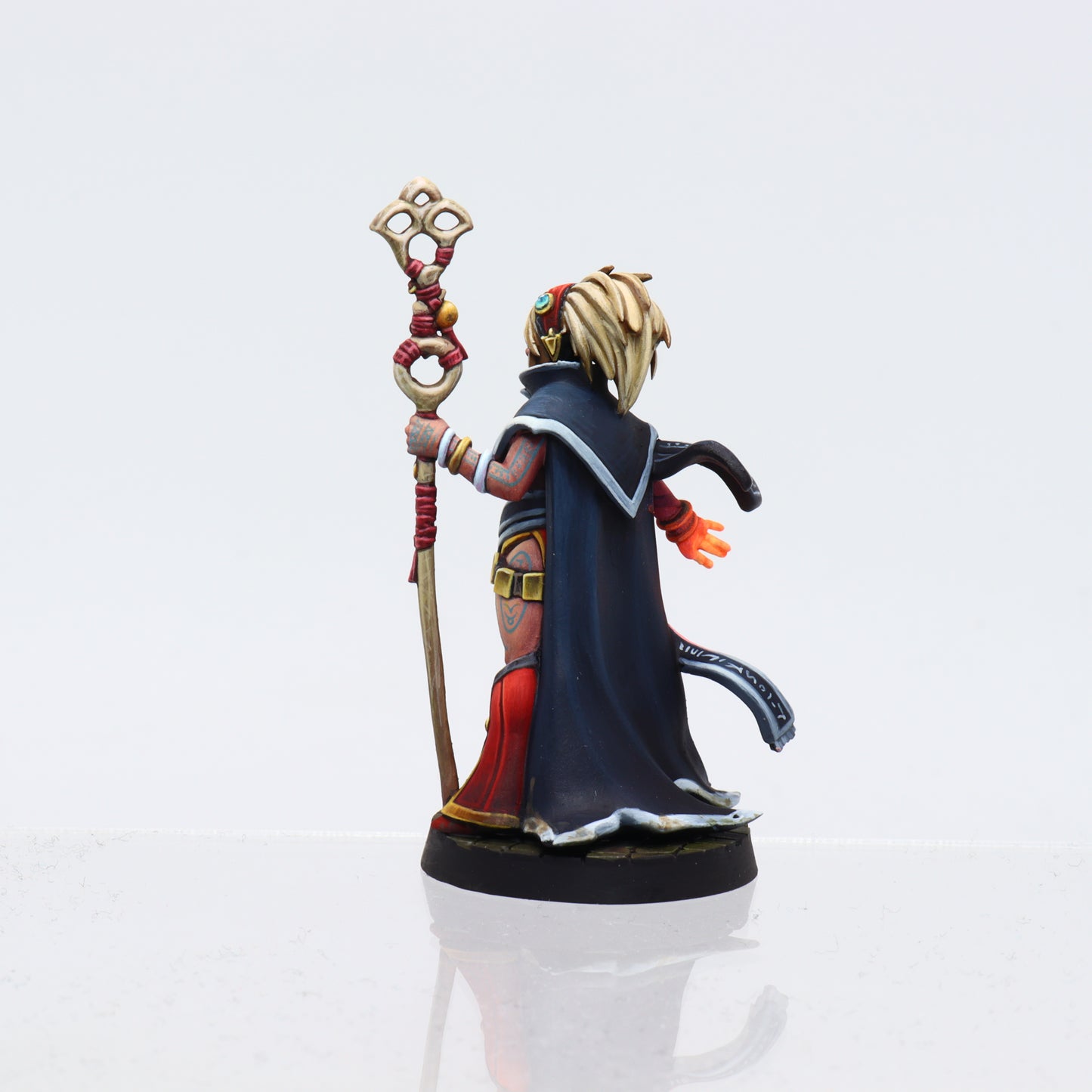 Human Sorcerer Female D&D Miniature
