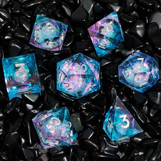 D&D Dice Set Sharp Edge Liquid Core - Ice Violet (Silver)