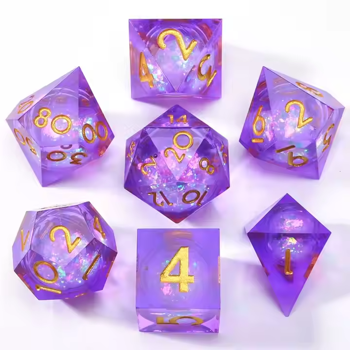 D&D Dice Set Sharp Edge Liquid Core - Pale Lilac (Gold)