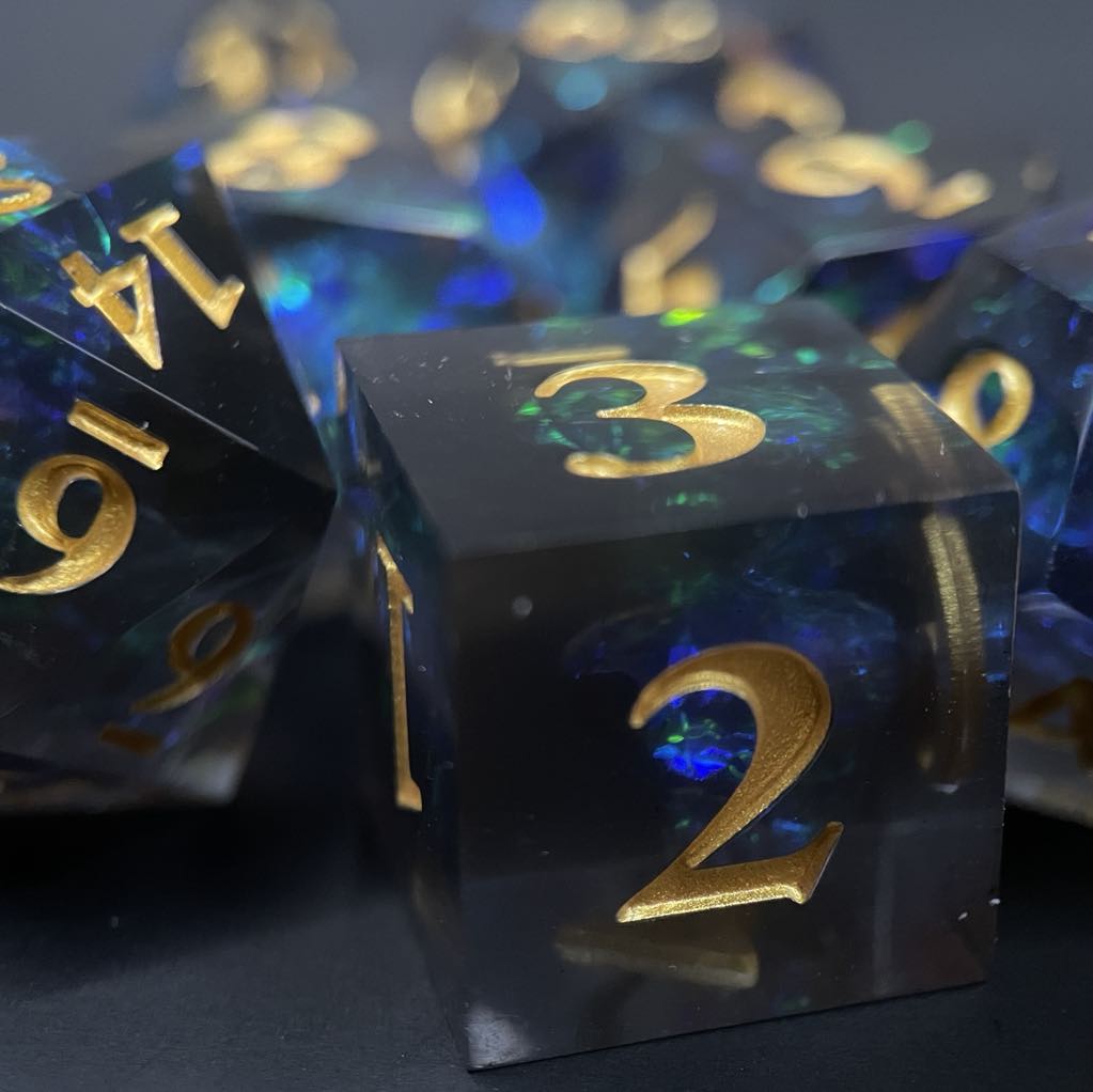 D&D Dice Set Sharp Edge - Beautiful Black (Gold)