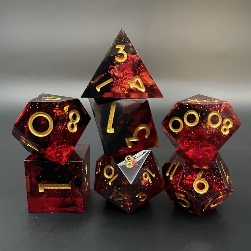 D&D Dice Set Sharp Edge - Ruby (Gold)