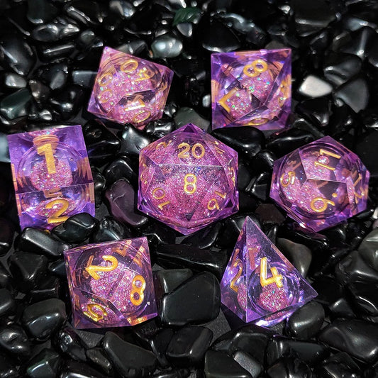D&D Dice Set Sharp Edge Liquid Core - Violet (Gold)